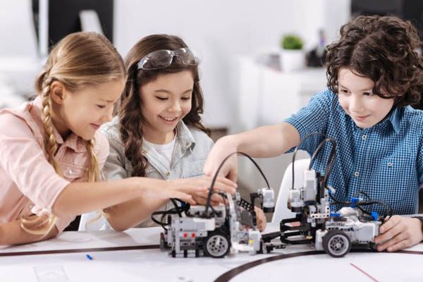 Проект по оснащению школ робототехникой
